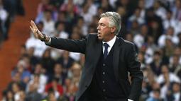 Carlo Ancelotti  saat melatih Madrid di Stadion Santiago Bernabeu,  (22/04/2015).  (EPA/Kiko Huesca)
