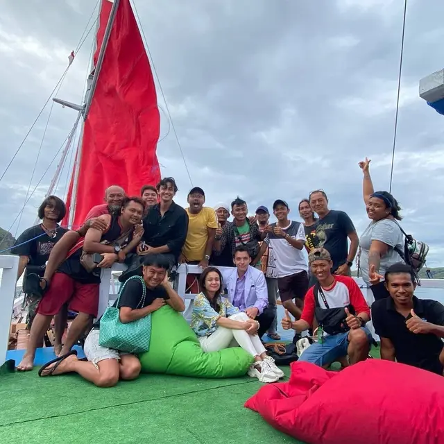 7 Kebersamaan Pemain Sinetron Badai Pasti Berlalu yang Syuting di Labuan Bajo