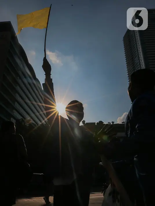 Mereka mendesak segera dihentikan segala praktik-praktik Korupsi Kolusi dan Nepotisme (KKN) serta pola kecurangan pada Pemilu 2024 mendatang. (Liputan6.com/Angga Yuniar)