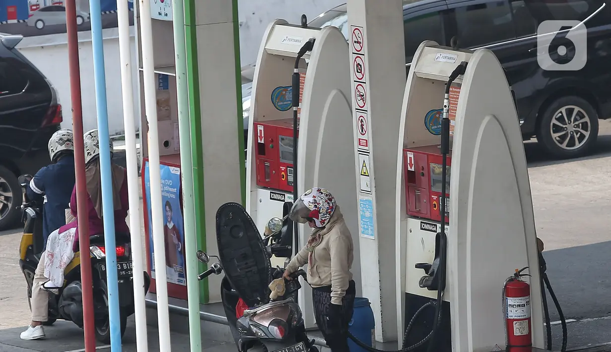 Sekretaris Jenderal Kementerian Energi dan Sumber Daya Mineral (ESDM), Dadan Kusdiana mengatakan, aturan terkait kriteria pengguna BBM subsidi sedang diselesaikan. (Liputan6.com/Angga Yuniar)