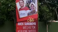 Gambar alat peraga kampanye bergambar Wali Kota Tris Rismaharini yang digugat oleh paslon Machfud Arifin-Mujiaman di Pilkada Surabaya. (Foto: Liputan6/Dian Kurniawan)