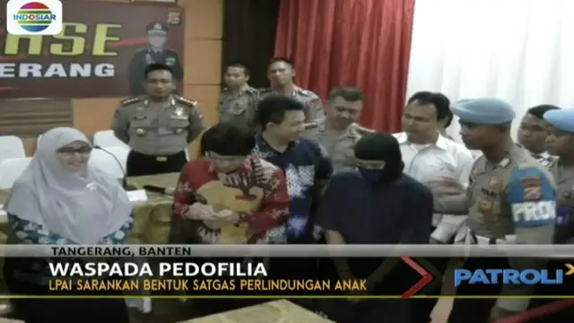 Aparat Polresta Tangerang menangkap Babeh guru honorer yang cabuli puluhan anak di Kecamatan Rajeg, Kabupaten Tangerang.