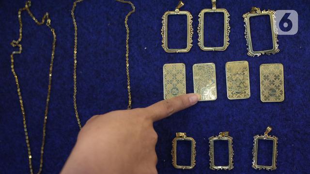 Harga Emas Antam Kembali Turun