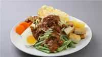 Santap pecel, gado-gado dan karedok untuk menu buka puasa sehat.| Via: satujam.com