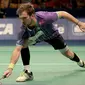 Jan O Jorgensen tunggal putera asal Denmark gagal menjadi juara setelah dikalahkan oleh Kento Momota dari Jepang di final BCA Indonesia Open Premier Super Series 2015 di Istora Senayan Jakarta. (Bola.com/Peksi Cahyo)