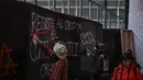 Mereka mengecam tindakan penghilangan paksa dan gentrifikasi yang menurut mereka semakin intensif menjelang Piala Dunia 2026. (AFP/Yuri Cortez)