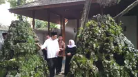 Ridwan Kamil Ziarahi Makam Sunan Gunung Jati, Ini Permintaan Juru Kunci