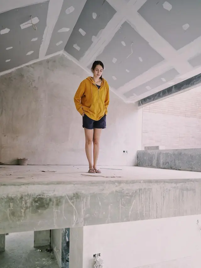 Ringgo Agus Rahman dan Sabai Morscheck tengah merenovasi rumahnya. (Foto: Instagram/sabaidieter)