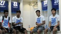 Pemain Arema musim 2017 saat di Stadion 17 Mei, Banjarmasin. (Bola.com/Iwan Setiawan)