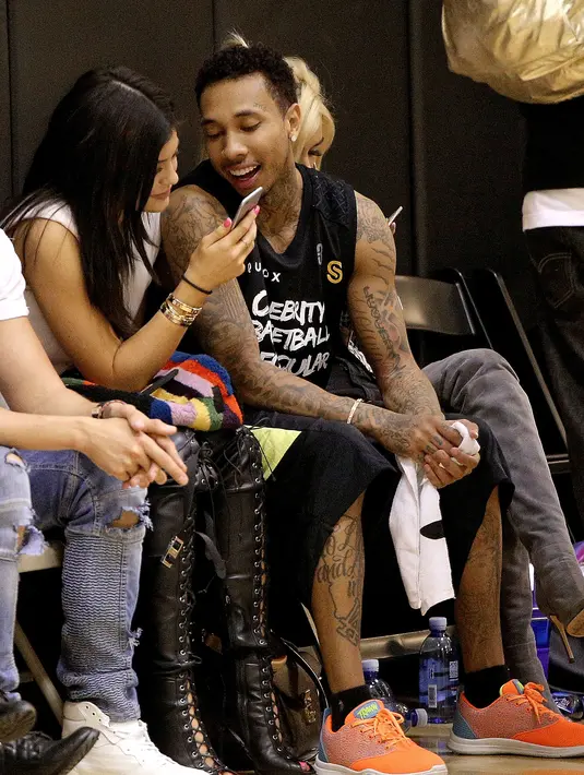 Melansir Hollywoodlife.com, seorang sumber mengatakan Tyga akan berulang tahun yang juga berdekatan dengan Hari Raya Natal. Selain itu Tyga juga meminta Kylie membelikan beberapa barang mewah. (AFP/Bintang.com)