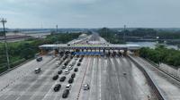 Situasi arus lalu lintas di Gerbang Tol Cikampek Utama. Lalu lintas di ruas Tol Jakarta-Semarang kembali normal dua arah setelah penerapan one way arus mudik berakhir pada Selasa (9/4/2024) siang. (Foto: PT Jasa Marga)