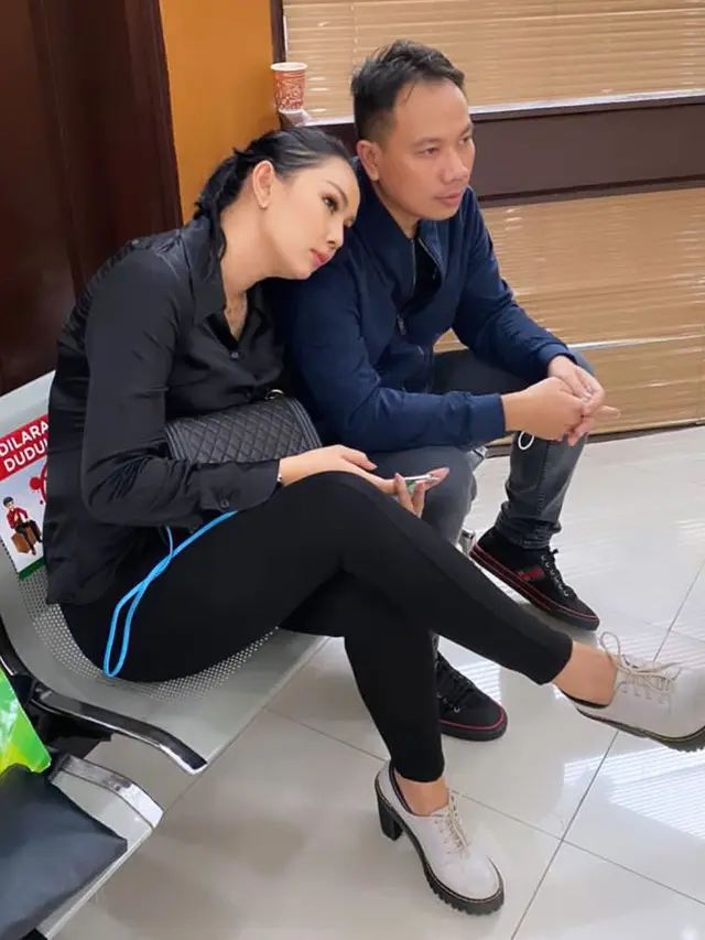 Batal Menikah, Ini 7 Potret Perjalanan Cinta Kalina Ocktaranny dan Vicky Prasetyo