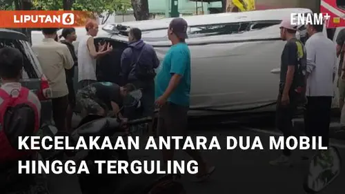 VIDEO: Detik-detik Kecelakaan Antara Dua Mobil Hingga Terguling di Yogyakarta