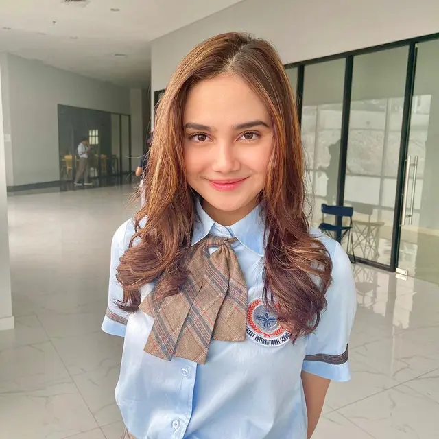 7 Gaya Pemotretan Syifa Hadju dalam 'No Makeup' Makeup Look, Memesona
