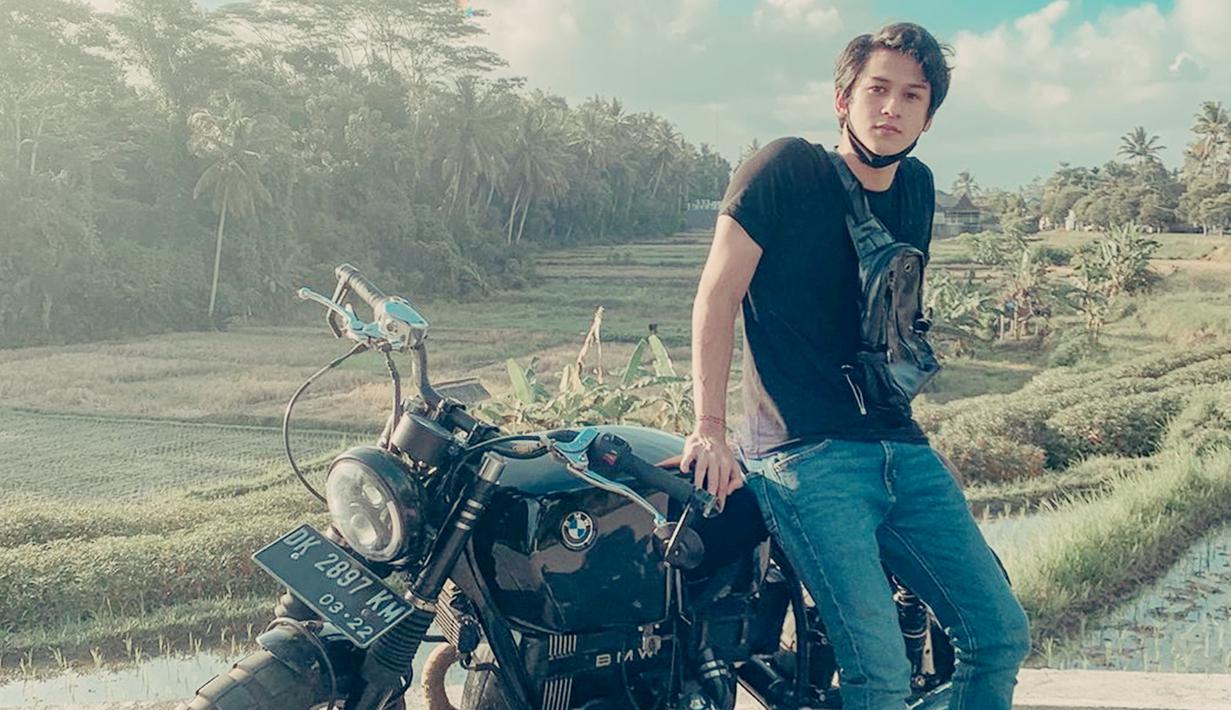 Pemeran karakter Domina dalam miniseri Loncat Kelas, Antonio Blanco Jr dikenal melalui perannya dalam FTV. Usai banyak bintangi FTV, ia pun kini memiliki banyak penggemar dan mulai merambah layar lebar dengan film perdananya Calon Bini. (Liputan6.com/IG/antonioblancojr)