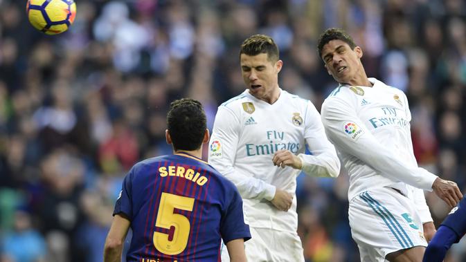 El Clasico Messi  Terlibat Adegan Lucu  dengan Ronaldo  