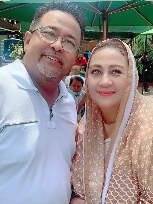 [Fimela] Rano Karno dan Yessy Gusman