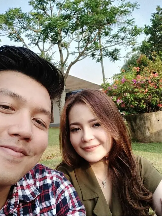 Main Sinetron Bareng, Ini 6 Potret Kebersamaan Dearly Dave dan Voke Victoria