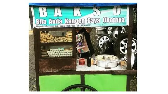 6 Singkatan di Gerobak Jualan Makanan Ini Bikin Pembeli Mikir Keras