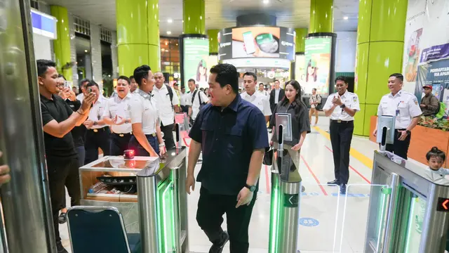 Menteri BUMN Erick Thohir telah mencoba langsung kereta api rute Jakarta-Semarang tanpa transit. Dalam perjalanan ini Erick Thohir ditemani Menteri Perhubungan Dudy Purwagandhi dan Raffi Ahmad. (Ist)