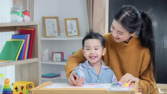 Mengapa Anak Lebih Nurut Dengan Guru Dibanding Orangtuanya? Ini Penjelasannya! (photo by freepik.com)