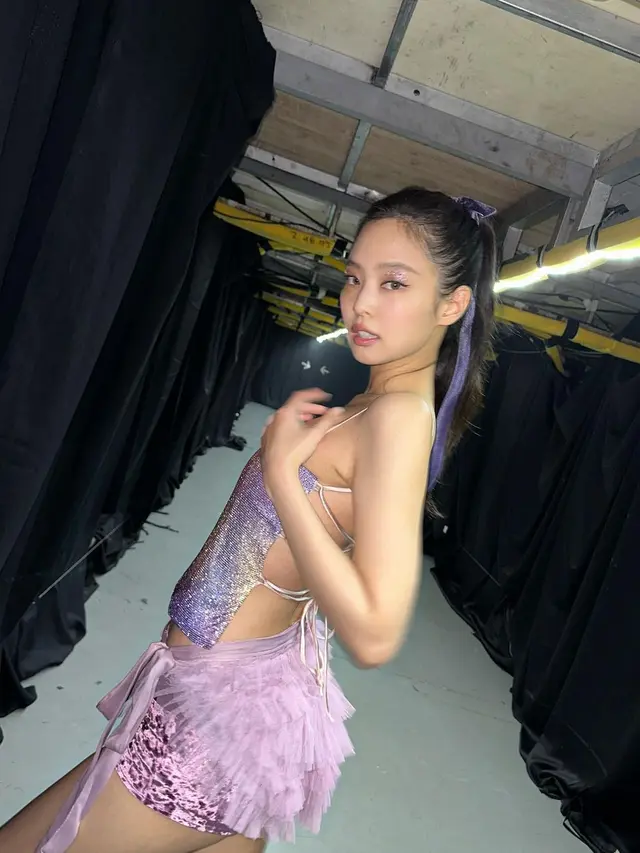 10 Potret Jennie BLACKPINK dengan Balletcore Outfit yang Jadi Tren Selama Tur Dunia BORN PINK