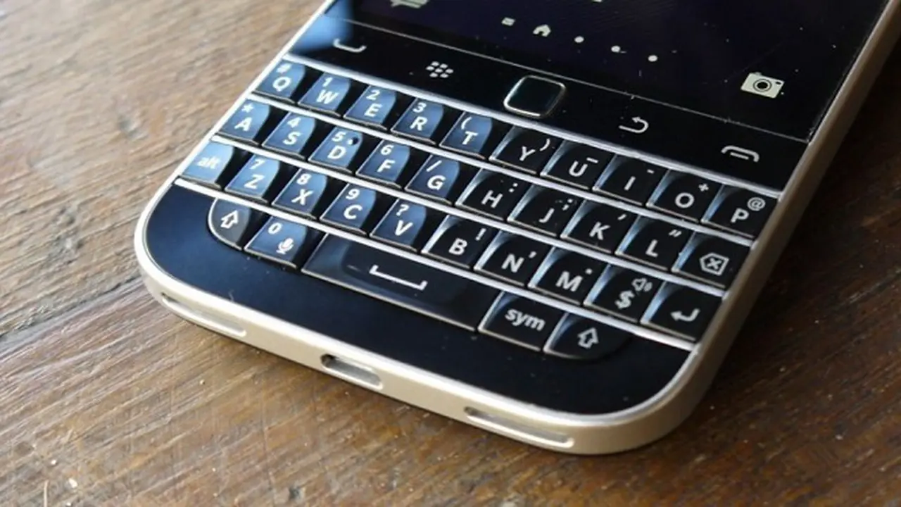 BlackBerry Sedang Kembangkan Ponsel Bebas Bakteri?