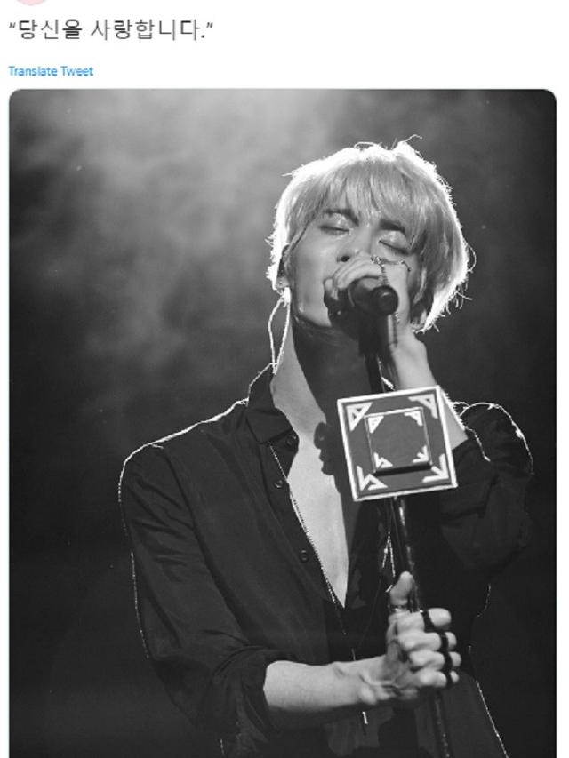 Jonghyun SHINee (Twitter/ SMTOWNGLOBAL)