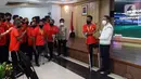 Menpora Zainudin Amali (kanan) saat menghadiri pertemuan dengan pemain Timnas Sepak Bola Amputasi Indonesia di Gedung Kemenpora, Jakarta, Kamis (17/3/2022). Timnas Sepak Bola Amputasi Indonesia baru saja memastikan diri lolos ke Piala Dunia Amputasi 2022 di Turki. (Liputan6.com/Herman Zakharia)