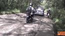 Citizen6, Lamongan: kendaraan bermotor roda dua dan roda empat saat melintasi jalan di Lamongan  yang rusak. (Pengirim: LandaxNocturnal Zaen)