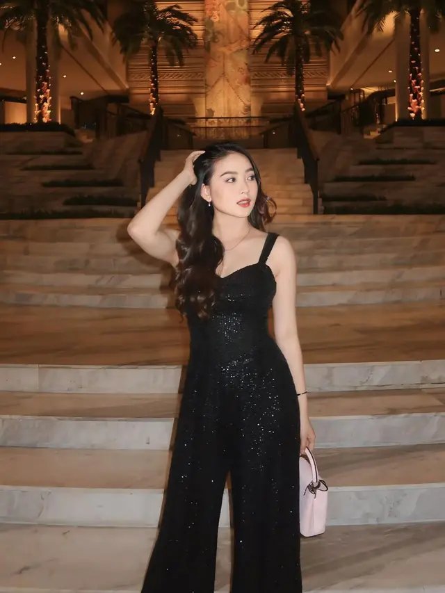 Gaya Kondangan Mewah Natasha Wilona (Foto: Instagram @natashawilona12)