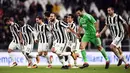 Juventus akan menghadapi lawan berat yakni Real Madrid berdasarkan hasil undian yang dirilis UEFA  di Nyon, Swiss, Jumat (16/3/2018).  (AFP/Marco Bertorello)