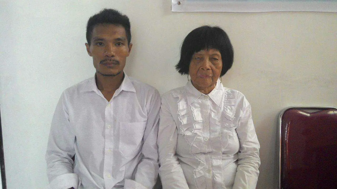 Perjuangan Nenek 82 Tahun dan Pemuda Sulut Daftarkan Pernikahan 