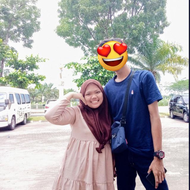 6 Potret Cewek Punya Pacar Tinggi Ini Curi Perhatian, Jadi Mudah Dirangkul