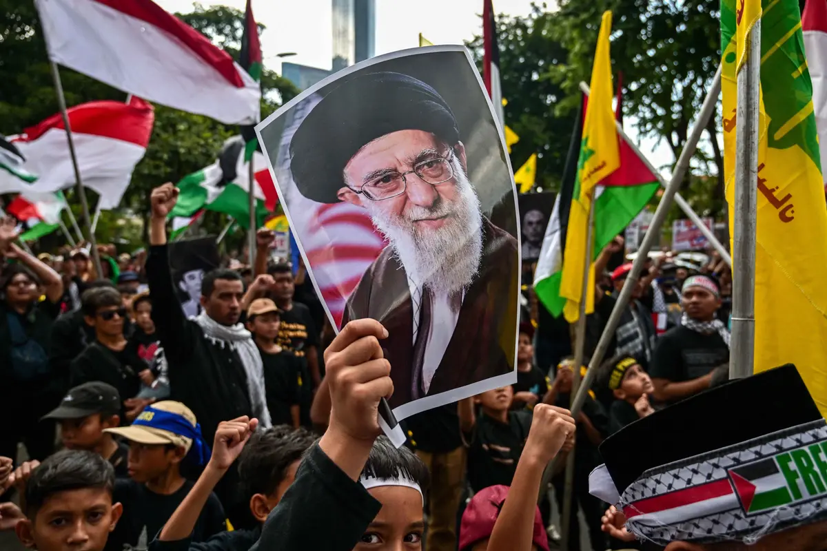 Peringati Hari Al-Quds, Ratusan Orang Turun ke Jalan di Kota Surabaya
