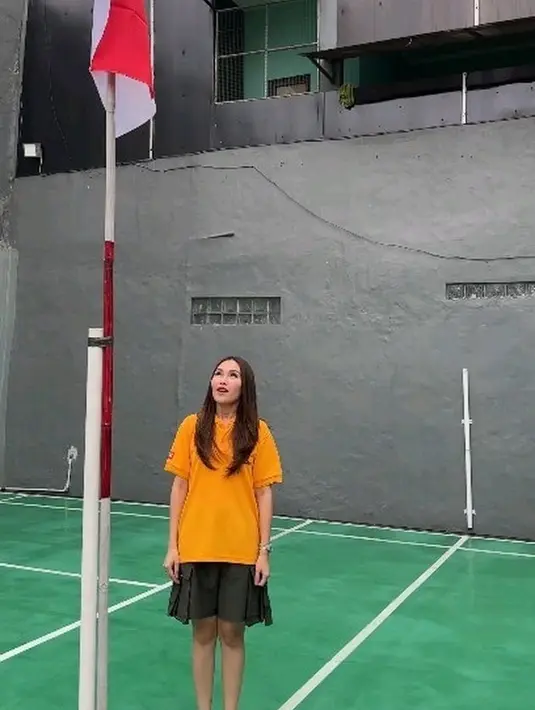 <p>Walaupun artis papan atas, akan tetapi Ayu lebih suka tampil apa adanya. Wajar jika Ayu mempunyai banyak penggemar. [Foto: instagram.com/ayutingting92]</p>