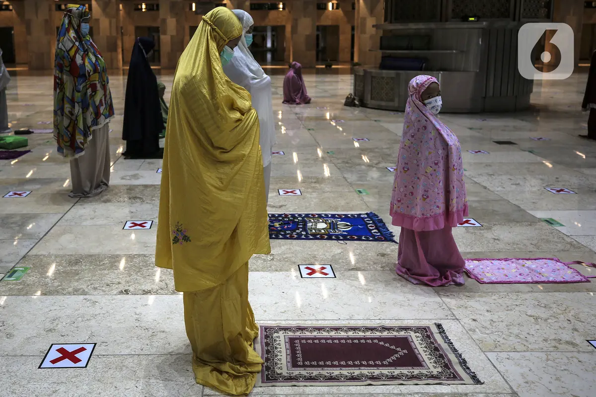 FOTO: Pelaksanaan Salat Tarawih Pertama di Masjid Istiqlal