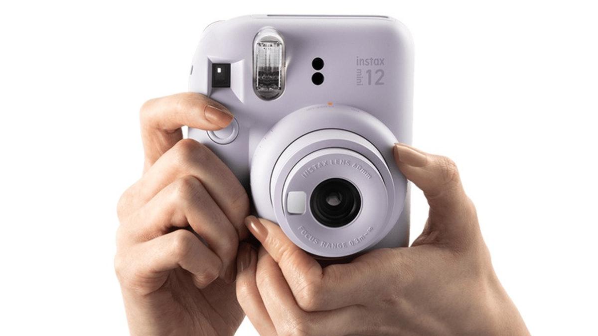Harga Fujifilm Instax Mini 12, Kamera Instan Ceria dengan Pengalaman Jepret yang Lebih Mulus