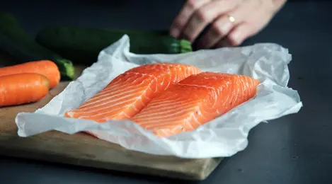 Apakah Aman Makan Salmon Mentah Apa Bahayanya Lifestyle Fimela 