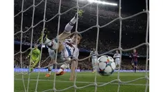 Video gol terbaik yang direkam oleh penonton secara amatir dari tribun stadion. Video tentang gol Lionel Messi, Barcelona menaklukkan Manuel Neuer kiper Bayern Munchen di Liga Champions.
