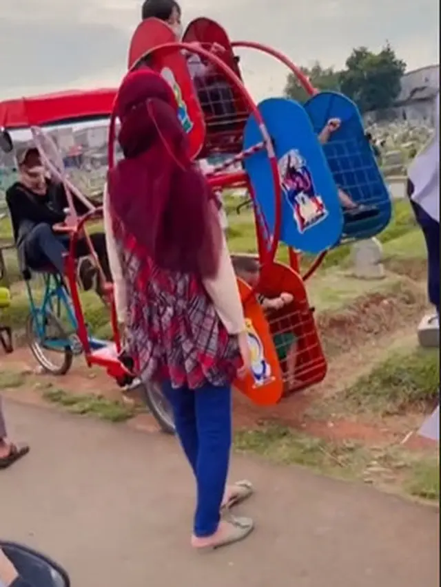 Viral Area Makam Ramai Bak Taman Bermain, Banyak Pedagang sampai Odong-Odong