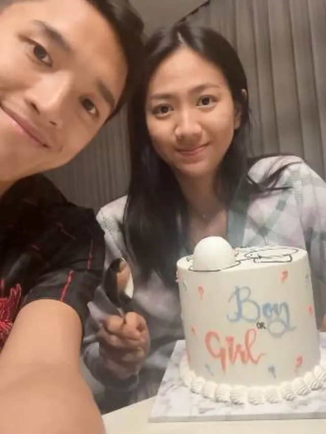 7 Momen Jonatan Christie dan Shanju Umumkan Kelamin Buah Hati