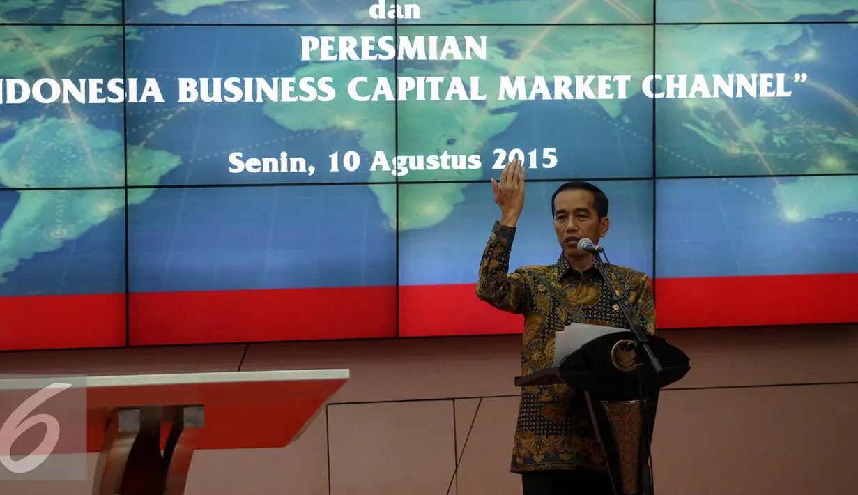 Presiden Joko Widodo memberikan kata sambutan di Gedung Bursa Efek Indonesia, Jakarta, Senin (10/8/2015). Jokowi membuka pasar modal serta peringatan 38 tahun diaktifkannya pasar modal. (Liputan6.com/Faizal Fanani)
