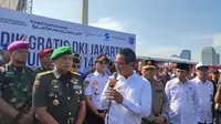 Penjabat Gubernur DKI Jakarta Heru Budi Hartono melepas belasan ribu pemudik gratis untuk warga Jakarta di Monas. (Merdeka.com)