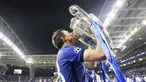 Cesar Azpilicueta - Sang kapten tampil sangat solid dan menentukan bagi Chelsea. Salah satu aksi penting Azpi terjadi pada menit ke-67 saat menyapu umpan dari Mahrez untuk Gundogan yang tepat berada di depan gawang The Blues. (Carl Recine/Pool via AP)