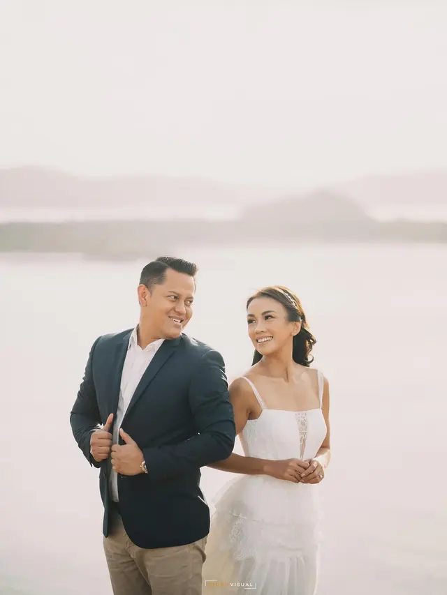 [Fimela] Prewedding Melanie Putria dan Aldico Sapardan