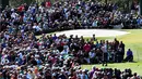 Pegolf AS, Matt Kuchar, beraksi di putaran kedua turnamen golf The Masters di Augusta National Golf Club, Augusta, Georgia, AS, (8/4/2016). (AFP/Don Emmert)