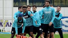 Villarreal akan menjamu Liverpool pada leg kedua babak semifinal Liga Champions 2021/2022 di La Ceramica, Rabu (4/5/2022). (AFP/Jose Jordan)
 