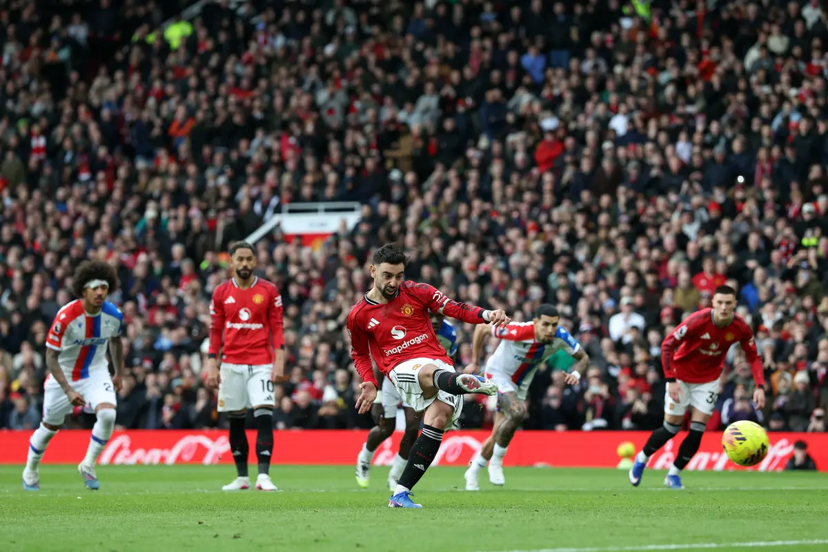 Penalti Bruno Fernandes bantu Manchester United kalahkan Palace di laga Liga Inggris