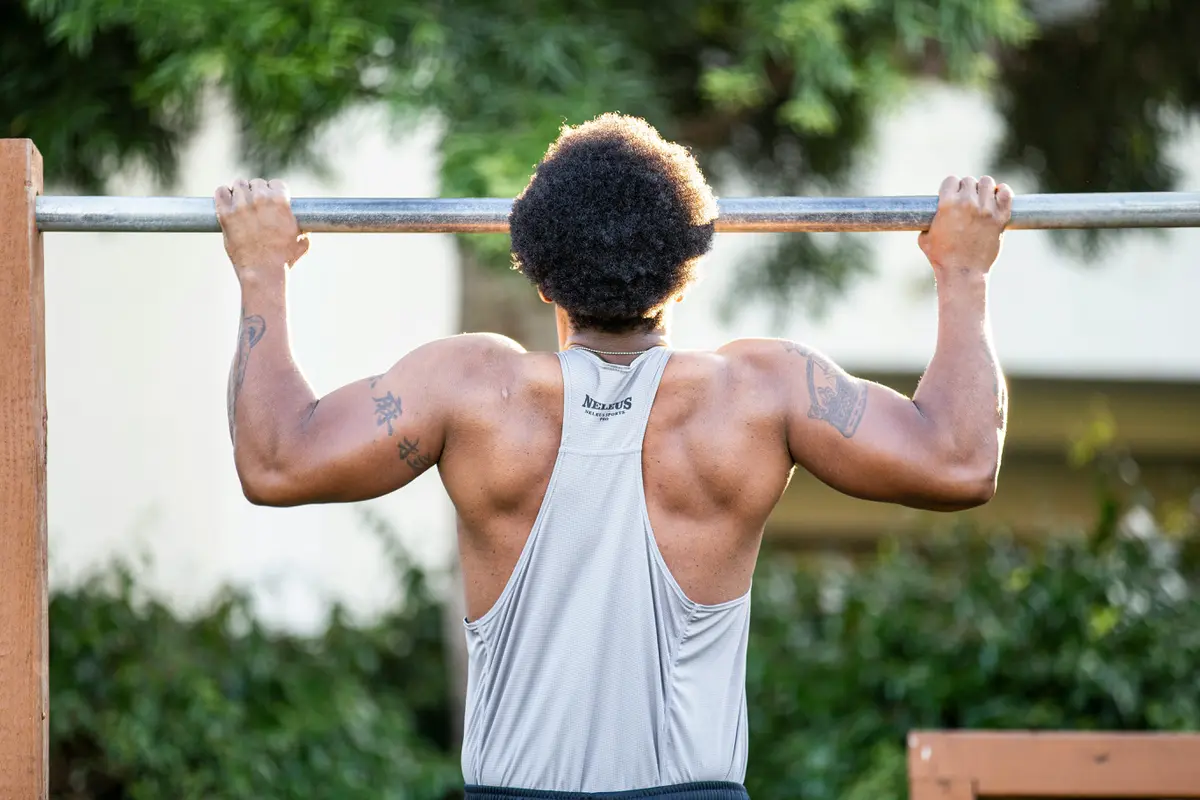 Olahraga pull-up dapat membuat wajah tampak lebih awet muda
